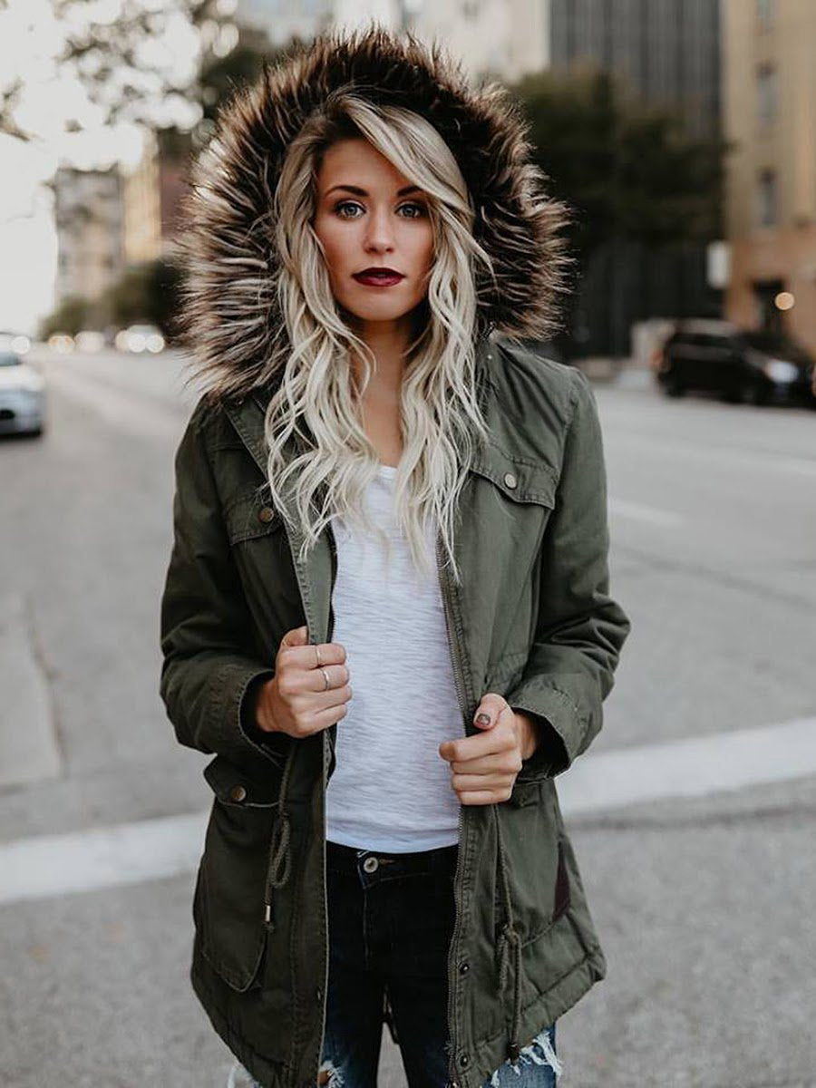 Manteau à Capuche Furrure Militaire Style Porté avec Jeans - CA Mode