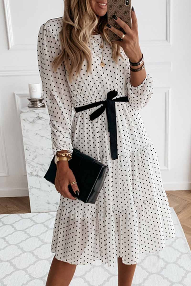 Robe Mi-longue Élégante Blanche à Pois Noirs