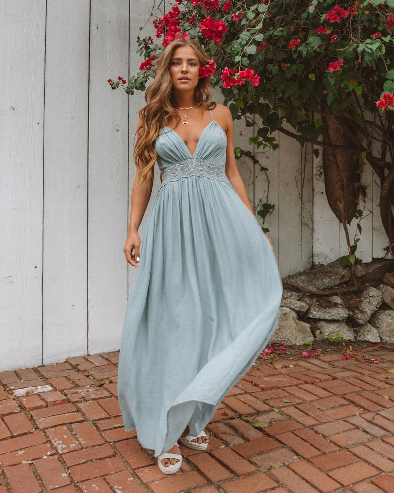 Robe Longue à Col V Dos Nu Bleue Claire