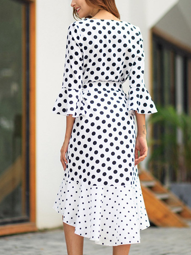 Robe à Pois et Col en V