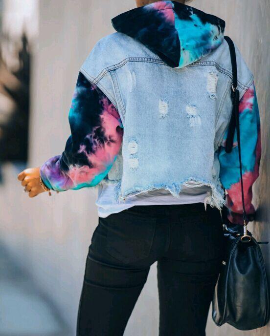 VESTE EN DENIM À CAPUCHE TIE DYE