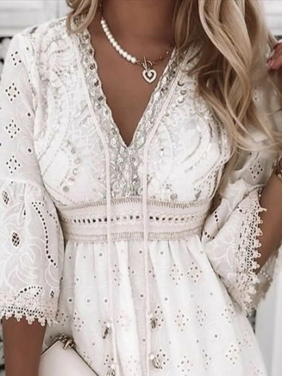 Mini Robe Dentelle Franges Creuses Col V